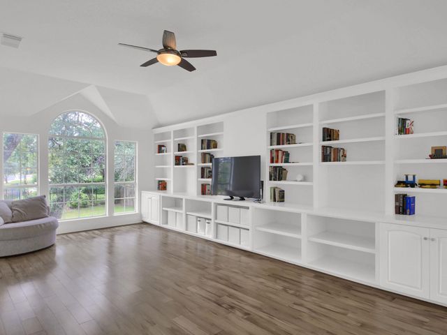 6001 Sierra Arbor CT, Austin, TX 78759