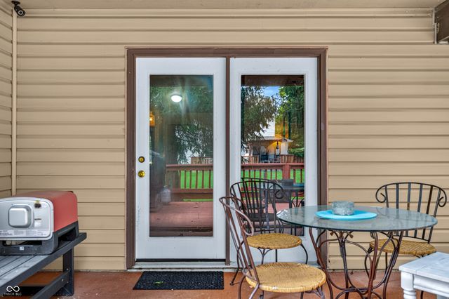 1545 Black Oak Court, Franklin, IN 46131