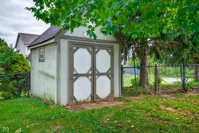 1545 Black Oak Court, Franklin, IN 46131