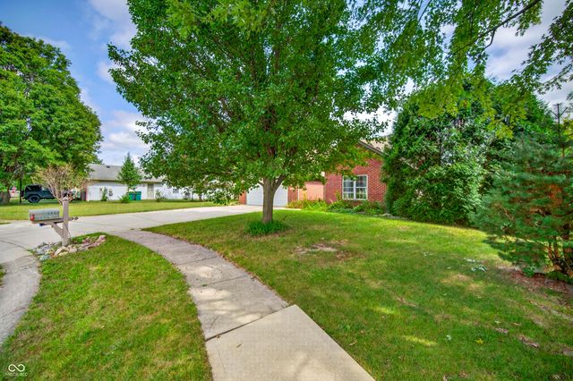 1545 Black Oak Court, Franklin, IN 46131