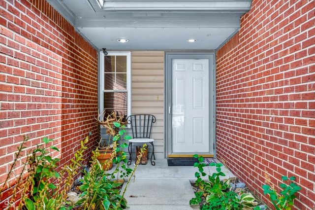 1545 Black Oak Court, Franklin, IN 46131