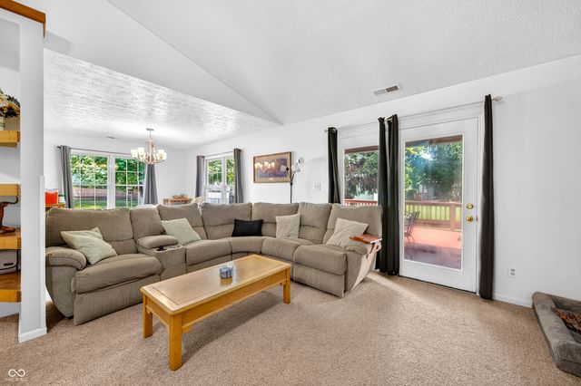 1545 Black Oak Court, Franklin, IN 46131