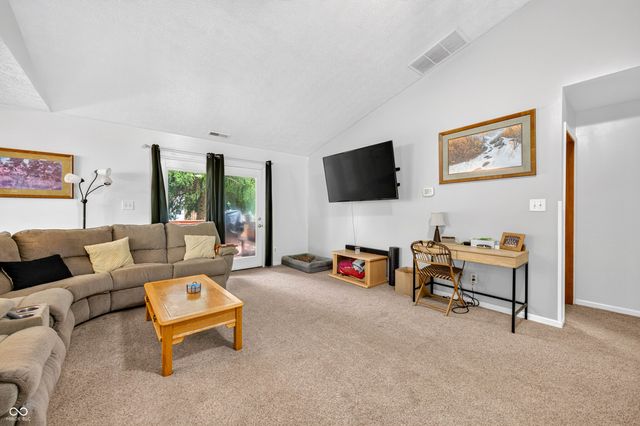 1545 Black Oak Court, Franklin, IN 46131
