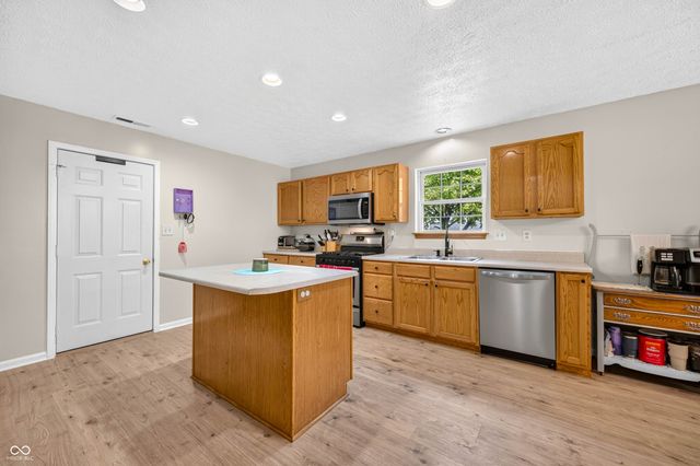 1545 Black Oak Court, Franklin, IN 46131