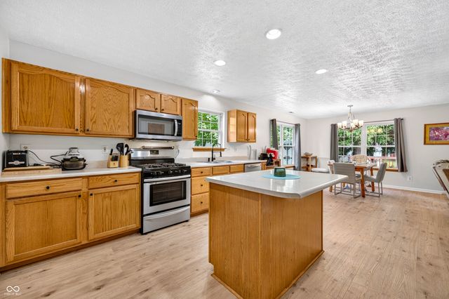 1545 Black Oak Court, Franklin, IN 46131