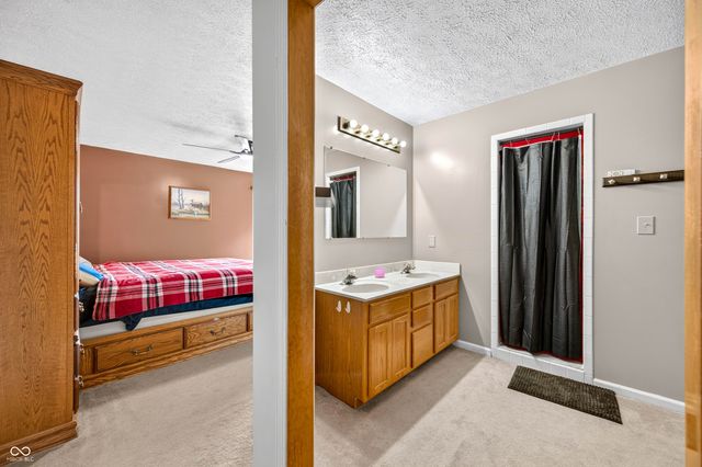 1545 Black Oak Court, Franklin, IN 46131