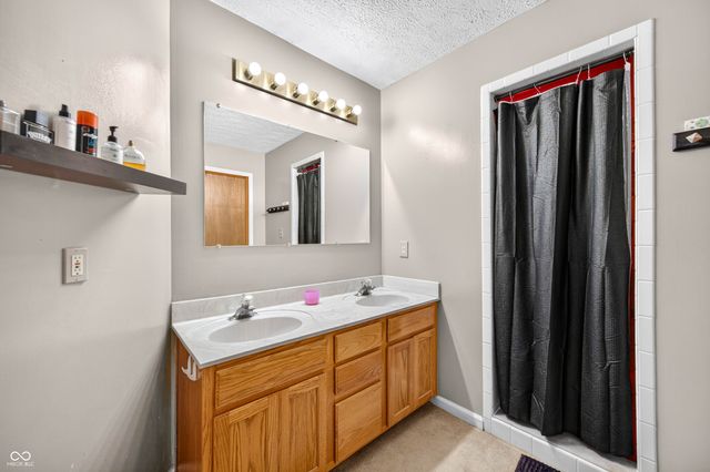 1545 Black Oak Court, Franklin, IN 46131