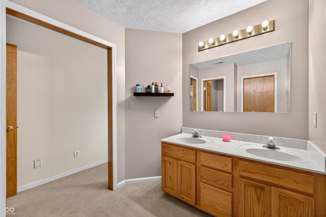 1545 Black Oak Court, Franklin, IN 46131