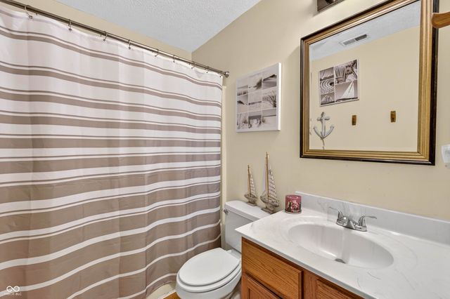 1545 Black Oak Court, Franklin, IN 46131