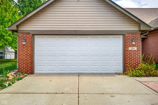 1545 Black Oak Court, Franklin, IN 46131