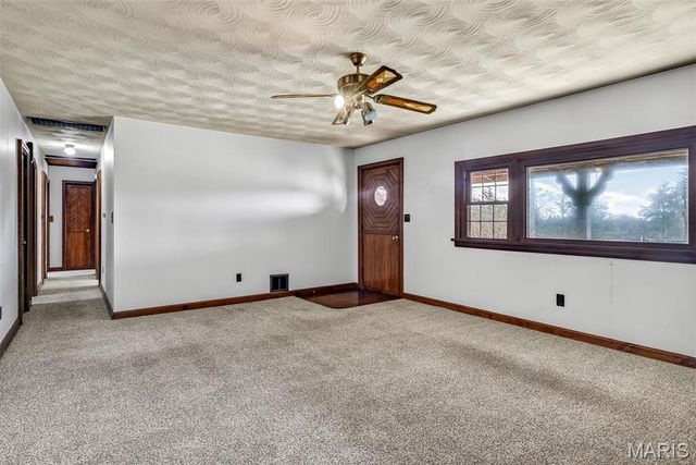 6229 State Highway 32, Farmington, MO 63640