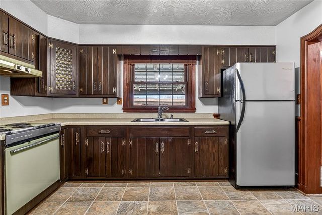 6229 State Highway 32, Farmington, MO 63640