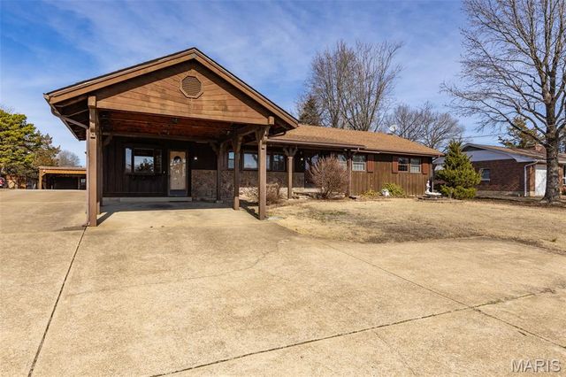 6229 State Highway 32, Farmington, MO 63640