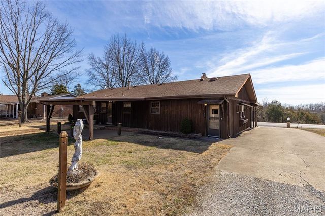 6229 State Highway 32, Farmington, MO 63640
