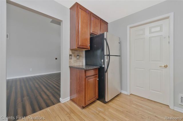 37911 Plymouth Road, Livonia, MI 48150