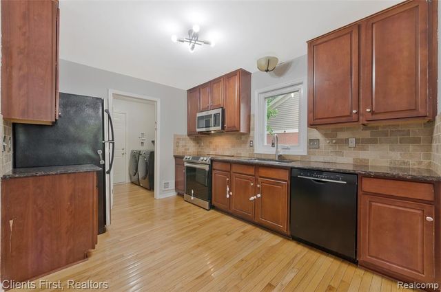 37911 Plymouth Road, Livonia, MI 48150