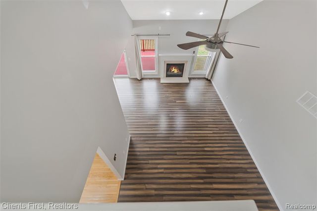 37911 Plymouth Road, Livonia, MI 48150