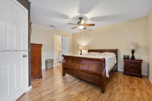 2471 NW 56th Ave 2-15, Lauderhill, FL 33313