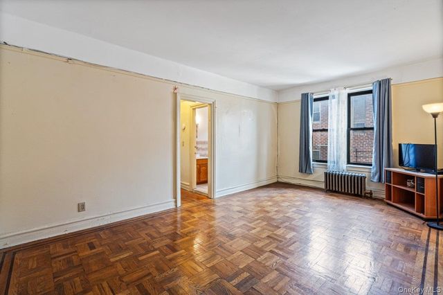 155-17 Sanford Ave E, Flushing, NY 11355