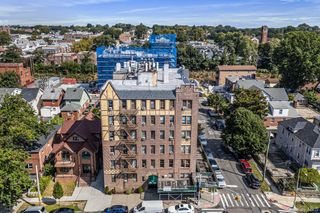 155-17 Sanford Ave E, Flushing, NY 11355