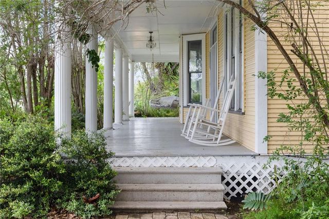 2002 N Mayberry Avenue, Mission, TX 78572