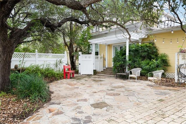 2002 N Mayberry Avenue, Mission, TX 78572