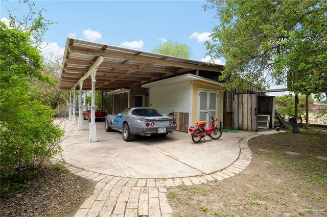 2002 N Mayberry Avenue, Mission, TX 78572