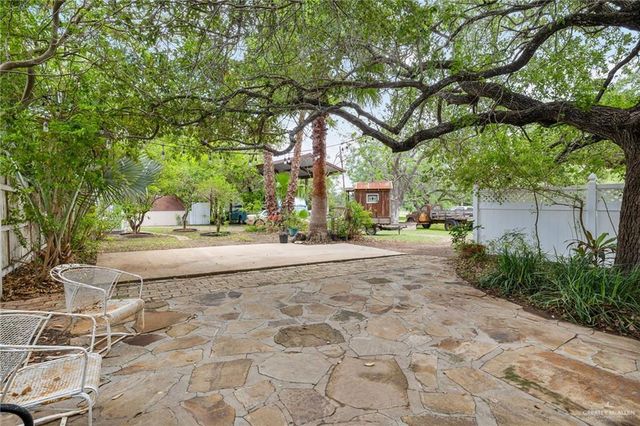 2002 N Mayberry Avenue, Mission, TX 78572