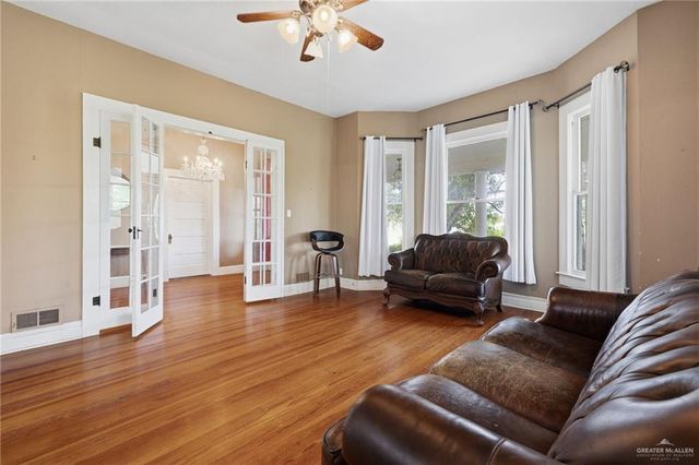 2002 N Mayberry Avenue, Mission, TX 78572