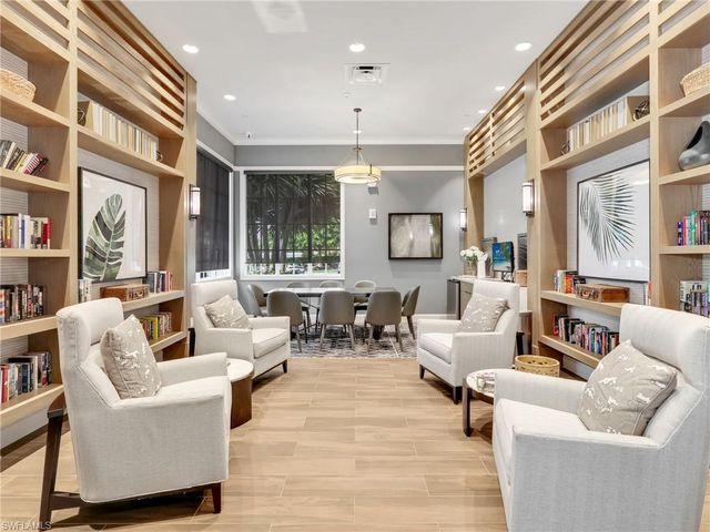 9257 Cayman DR, Naples, FL 34114