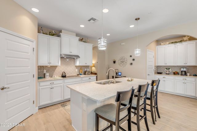 206 Venetian Palms Boulevard, New Smyrna Beach, FL 32168