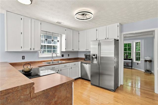 1125 Kennesaw Springs Drive NW, Kennesaw, GA 30144