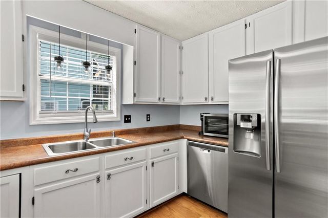1125 Kennesaw Springs Drive NW, Kennesaw, GA 30144