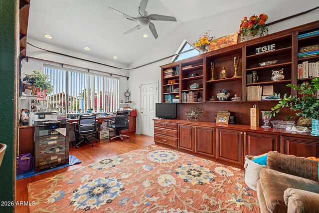 1826 E LAKECREST Drive, Gilbert, AZ 85234