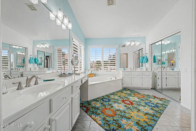1826 E LAKECREST Drive, Gilbert, AZ 85234
