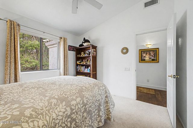 1826 E LAKECREST Drive, Gilbert, AZ 85234