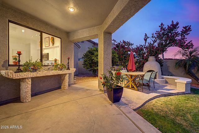 1826 E LAKECREST Drive, Gilbert, AZ 85234