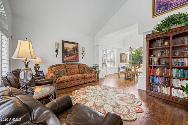 1826 E LAKECREST Drive, Gilbert, AZ 85234