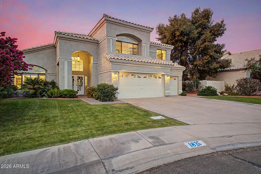 1826 E LAKECREST Drive, Gilbert, AZ 85234 — photo 2