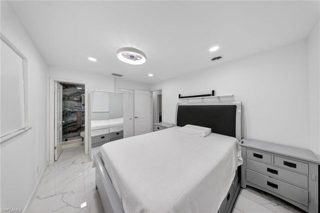 5278 Floridan AVE, Naples, FL 34113