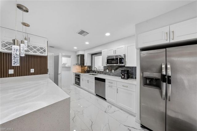 5278 Floridan AVE, Naples, FL 34113