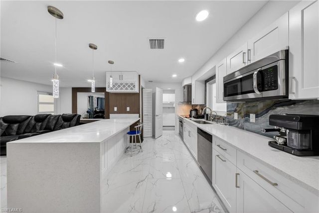 5278 Floridan AVE, Naples, FL 34113
