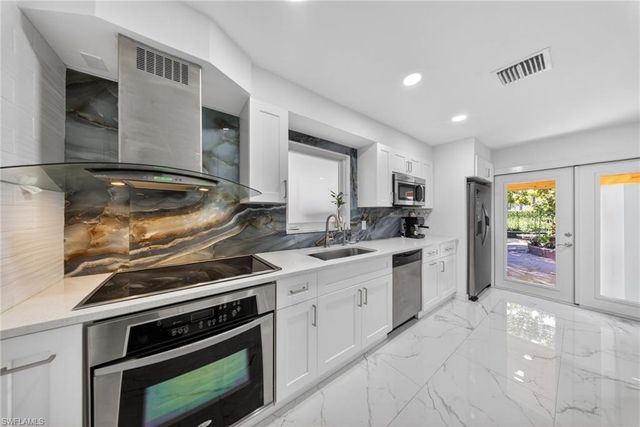 5278 Floridan AVE, Naples, FL 34113