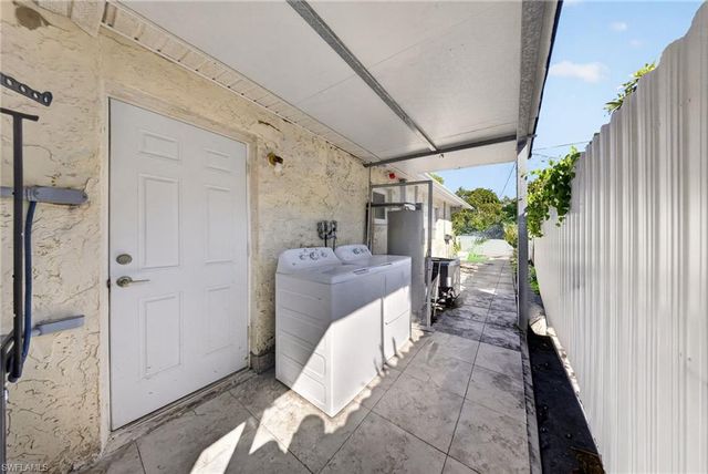 5278 Floridan AVE, Naples, FL 34113