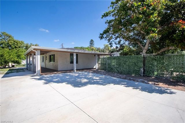 5278 Floridan AVE, Naples, FL 34113
