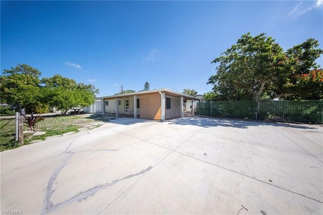5278 Floridan AVE, Naples, FL 34113