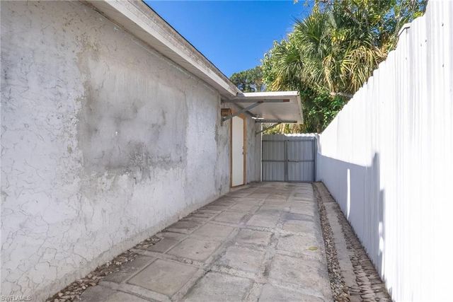 5278 Floridan AVE, Naples, FL 34113