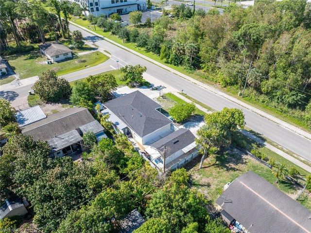 5278 Floridan AVE, Naples, FL 34113