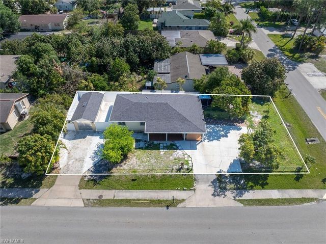 5278 Floridan AVE, Naples, FL 34113