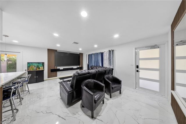 5278 Floridan AVE, Naples, FL 34113